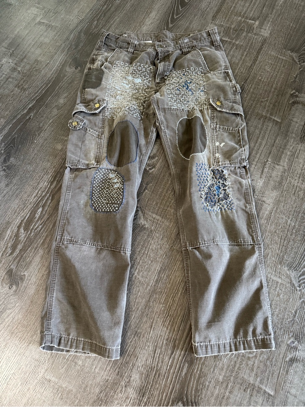 Vintage Y2K Carhartt Gray Cargo Pants with Patchwork Embroidery